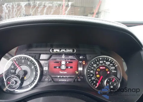 2021 Ram 1500 Laramie 4X4 5'7 Box z USA, uszkodzony, nr VIN 1C6SRFJT2MN718658